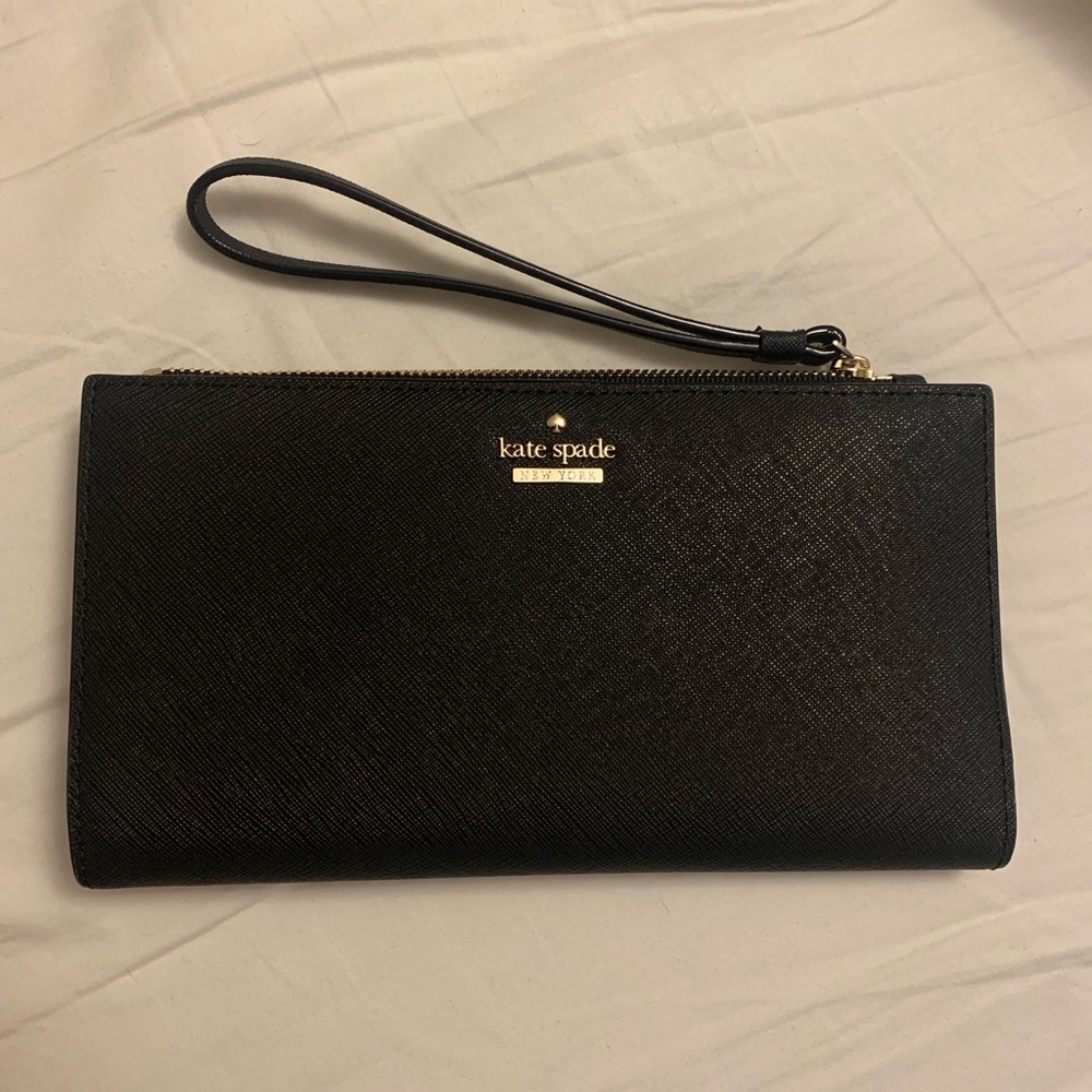 Sold❌Kate Spade Cameron Street Eliza Wristlet